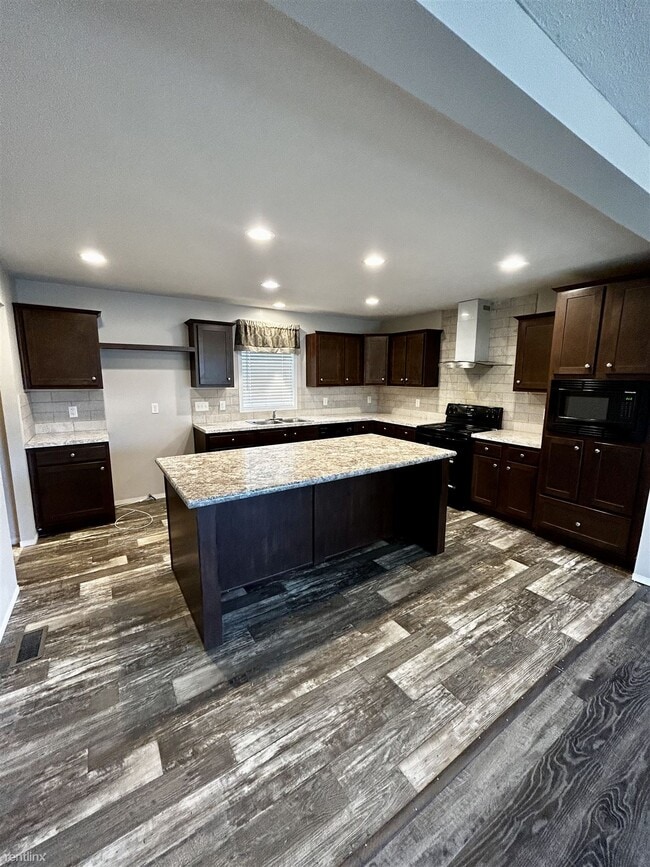 Building Photo - 4 br, 2 bath House - 106 1/2 Countryside Ln