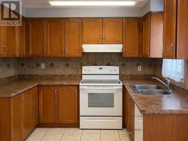 Building Photo - 16 Torada Ct