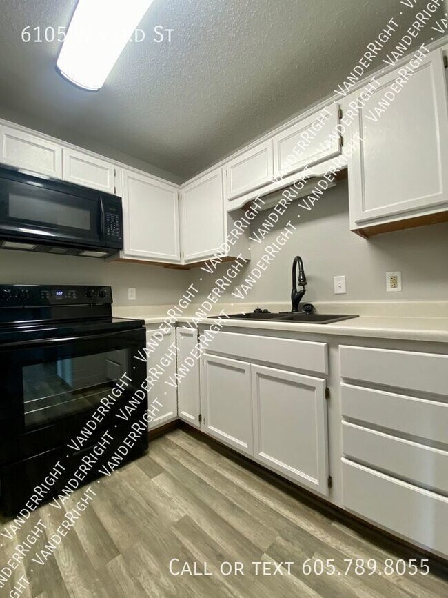 Foto del edificio - 3 Bedroom 2 Bathroom West Side Home!