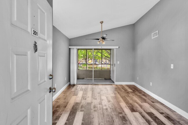 Foto del edificio - 2890 N Oakland Forest Dr