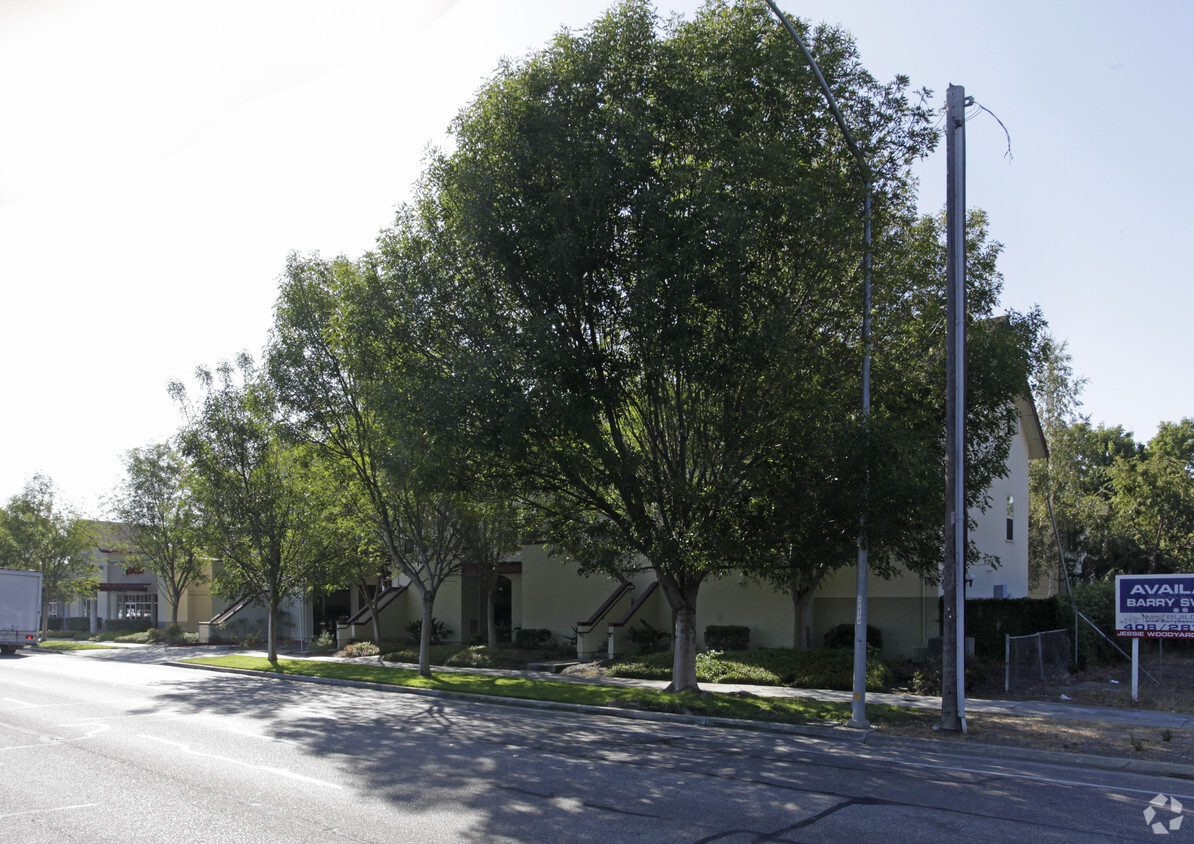 Foto del edificio - Stevens Creek Village Apartments