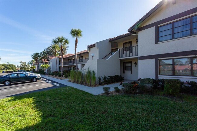 Foto del edificio - 5630 Golf Pointe Dr