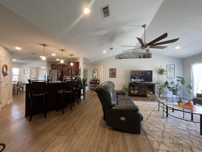 Foto del edificio - 5548 Hannah Street