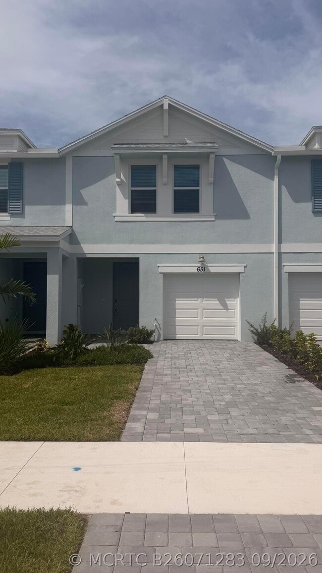 Building Photo - 651 Salisbury Cir