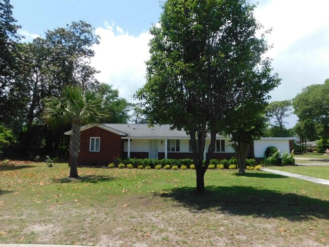 Foto del edificio - 611 Calhoun Rd