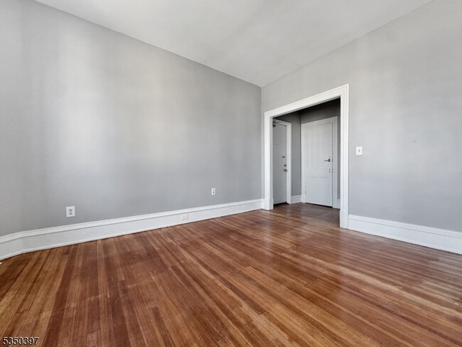 Building Photo - 154 Hudson St