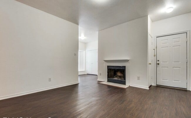 Building Photo - 1108 Holly St