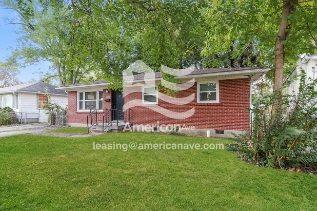 Building Photo - 2309 Dexter Ave