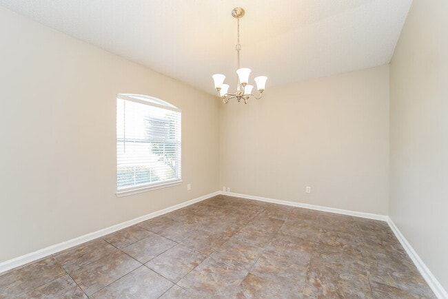 Building Photo - 557 Fallen Timbers Dr
