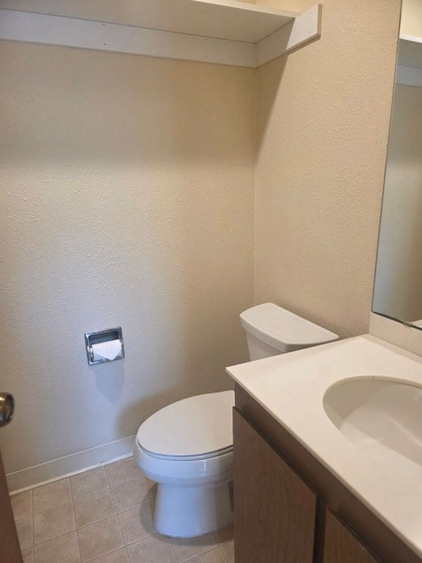 Building Photo - 420 Dela Vina Ave