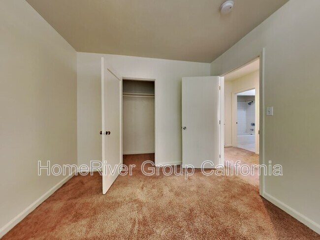 Foto del edificio - 3887 14th Ave