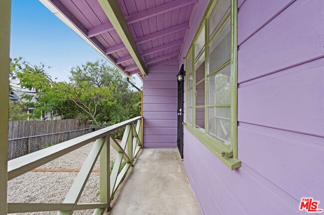 Foto del edificio - 821 Laveta Terrace