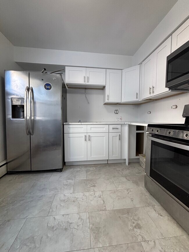 Building Photo - 5000 N Austin Ave