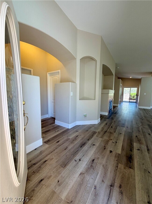 Building Photo - 2278 Chestnut Ranch Ave