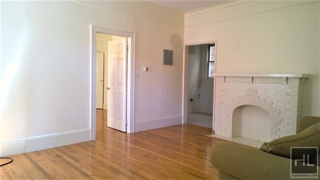 Foto del edificio - 475 Lenox Rd