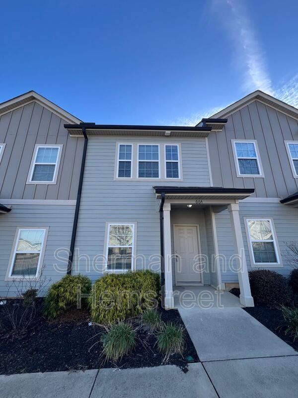 Building Photo - 664 Dobhill Ln