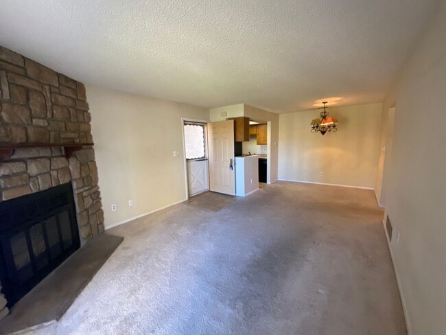 Building Photo - 848 Tenderfoot Hill Rd
