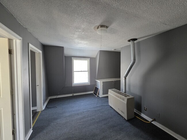 Building Photo - 43 Riverside Ave