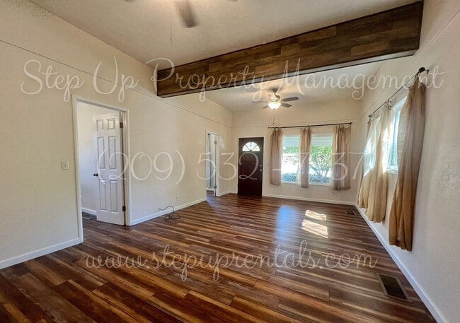 Building Photo - Newly Remodeled 3-Bedroom Home with Modern...