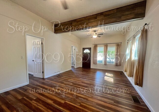 Foto del edificio - Newly Remodeled 3-Bedroom Home with Modern...