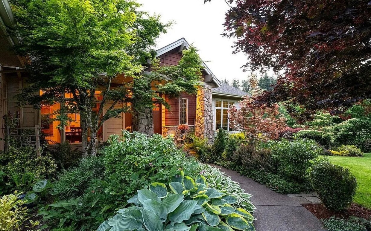 Primary Photo - Luxury North Albany Home for Rent – 4 Bed,...