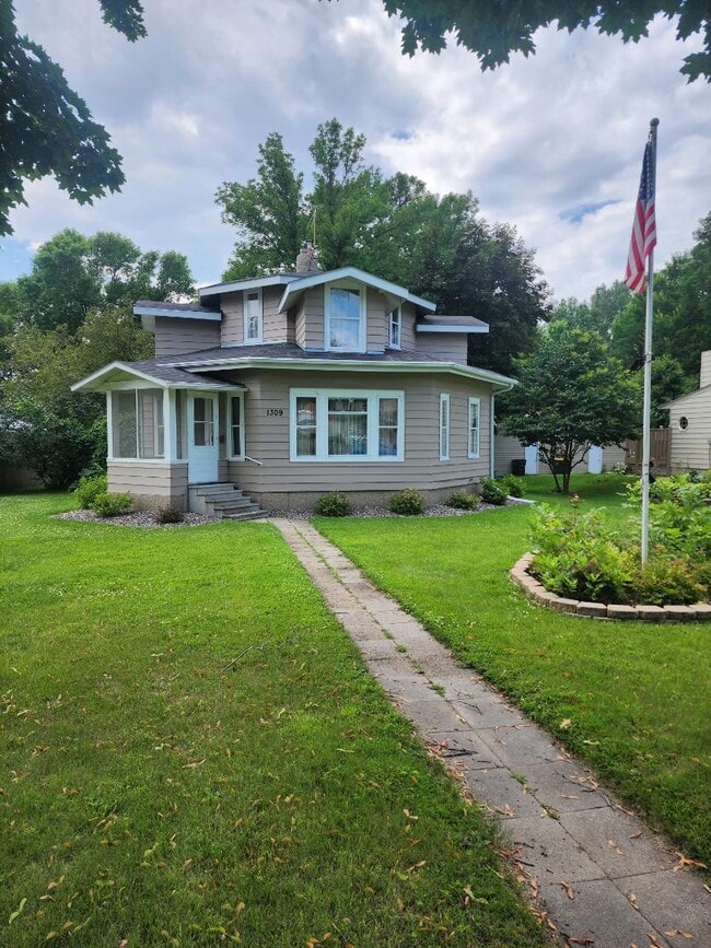 Foto del edificio - 1309 Gorton Ave NW