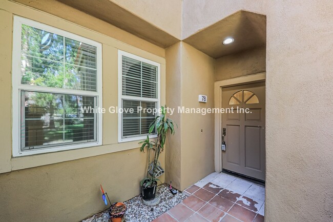 Foto del edificio - Charming 3-Bedroom Condo in the Highly Des...