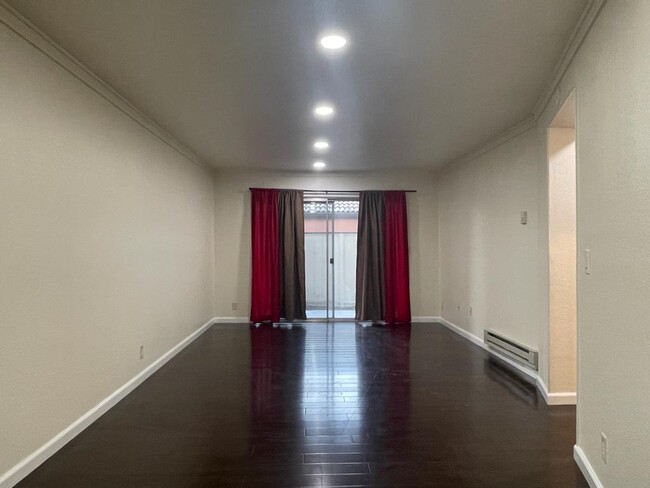 Living room - 47112 Warm Springs Blvd