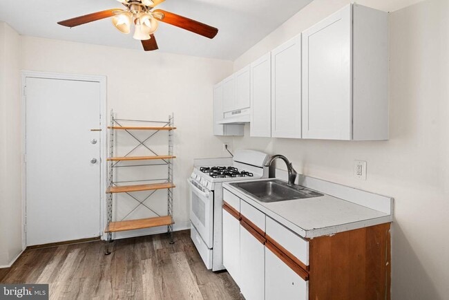 Building Photo - 802 N Bucknell St