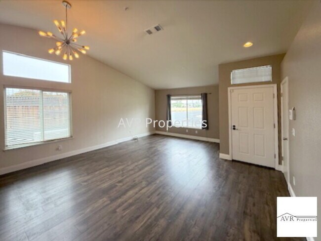 Foto del edificio - Beautiful Livermore home with luxury gazebo near hiking and open space