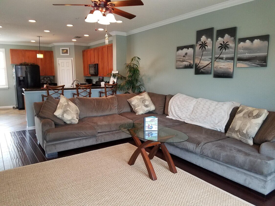 Foto principal - 132 Greenwich Cir