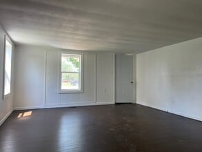 Building Photo - 112 Wine St