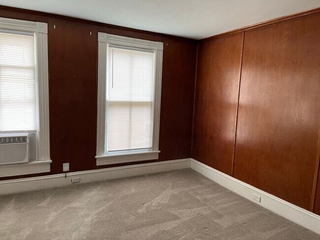 Building Photo - Charming Bungalow in Spencer