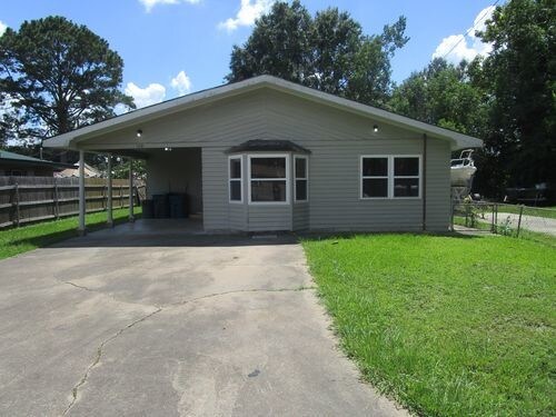 Primary Photo - 108 W Evergreen St