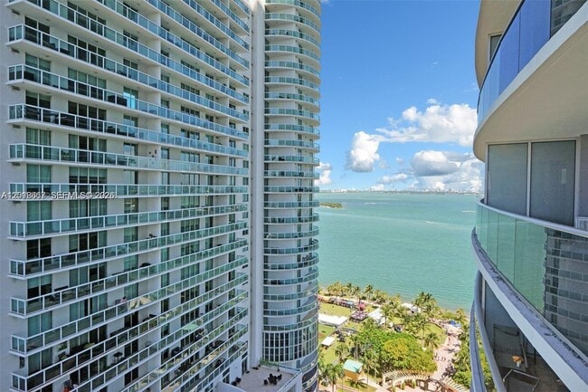Foto del edificio - 488 NE 18th St