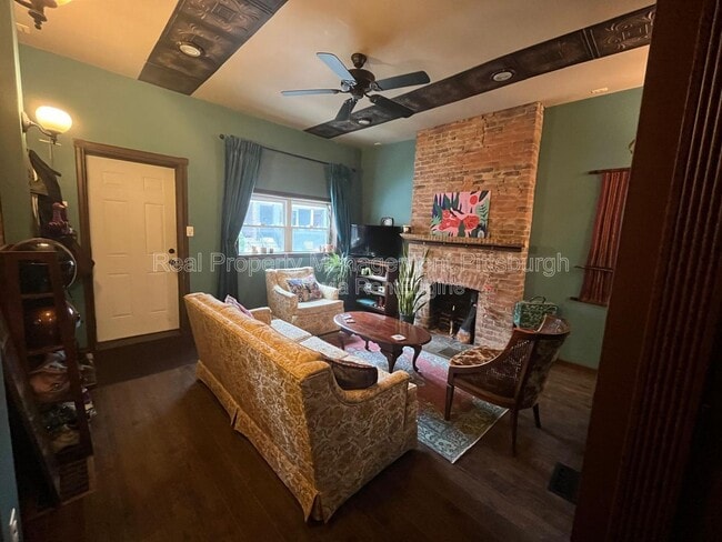 Photo - 297 42nd St House