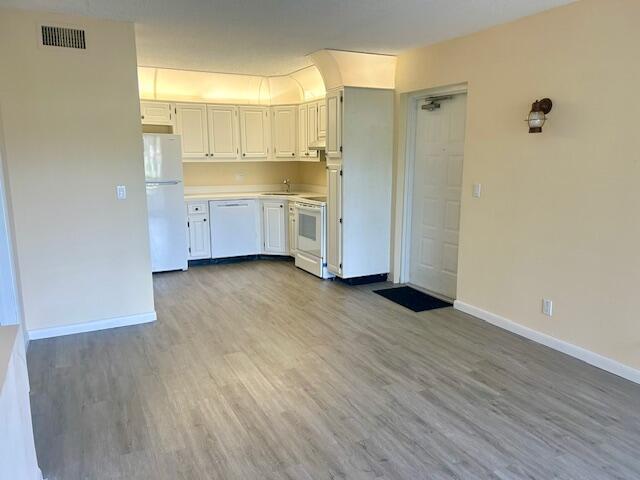 Building Photo - 1112 Green Pine Blvd