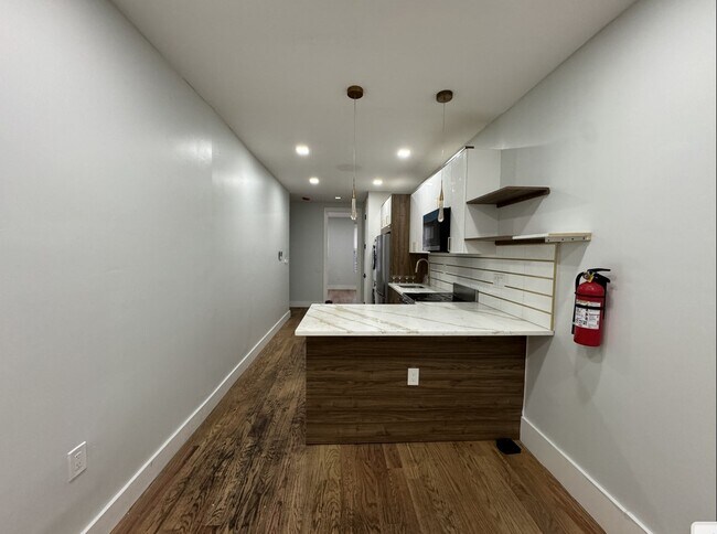 Foto del edificio - 129 Saint Pauls Ave