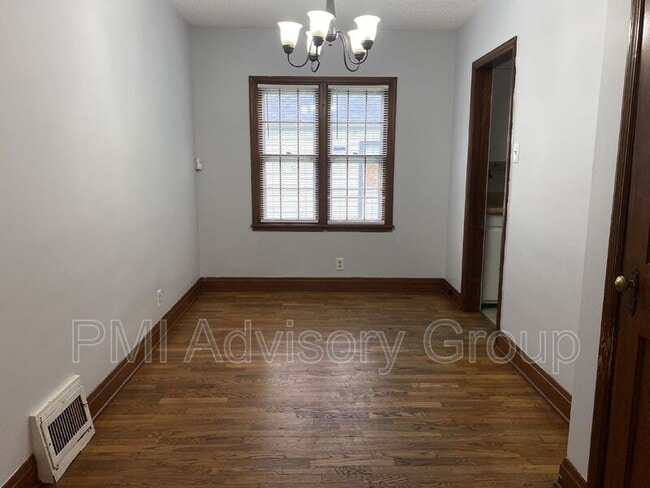 Building Photo - 845 SW Frazier Ave