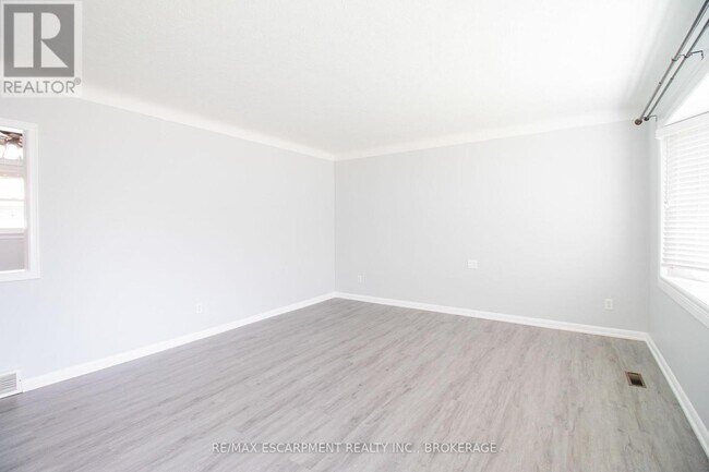 Photo du bâtiment - 98 James St