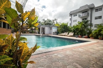 Building Photo - 750 NW 43rd Ave