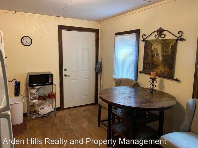Building Photo - 1 br, 1 bath House - 409 W. Main Guest House