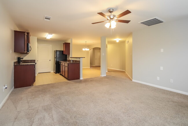 Foto del edificio - 2131 Golden Topaz Dr