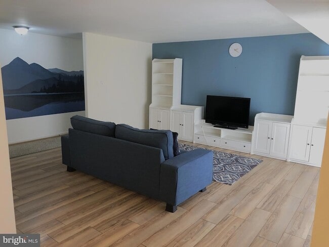 Foto del edificio - 884 Quince Orchard Blvd