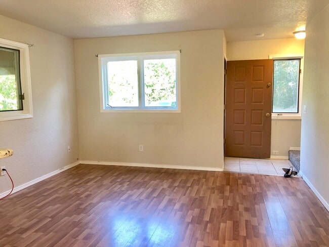 Building Photo - 1200 Pinecone Cir