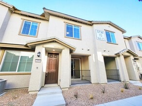 Building Photo - 5730 Sky Pointe Dr