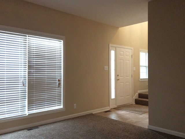 Foto del edificio - 5745 Turnbull Ct