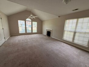 Building Photo - 303A Ashley Ln