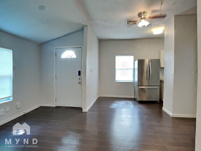 Foto del edificio - 1606 Ruthven St