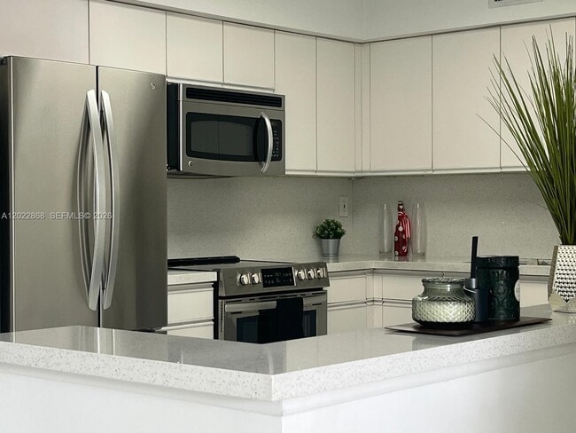 Foto del edificio - 3530 Mystic Pointe Dr